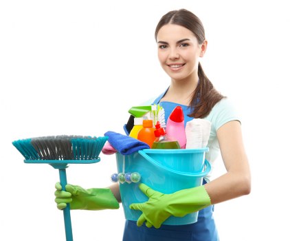 Local cleaning team preparing a property for move out in Greenwich